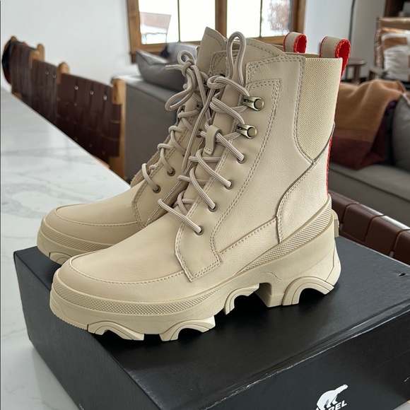 Sorel Brex Lace-Up Boot In Bleached Ceramic Cream Lace-Up Boots, New, size 8 - Picture 4 of 5